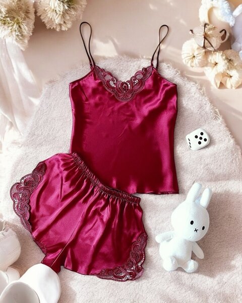 Pijama dama ieftina cu aspect satinat